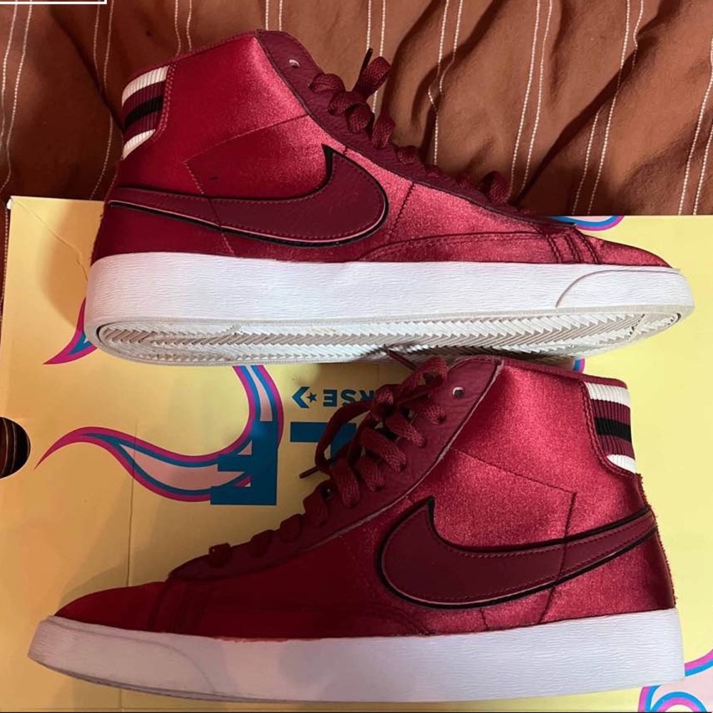 Nike Blazer Mid Red Crush Satin valentines